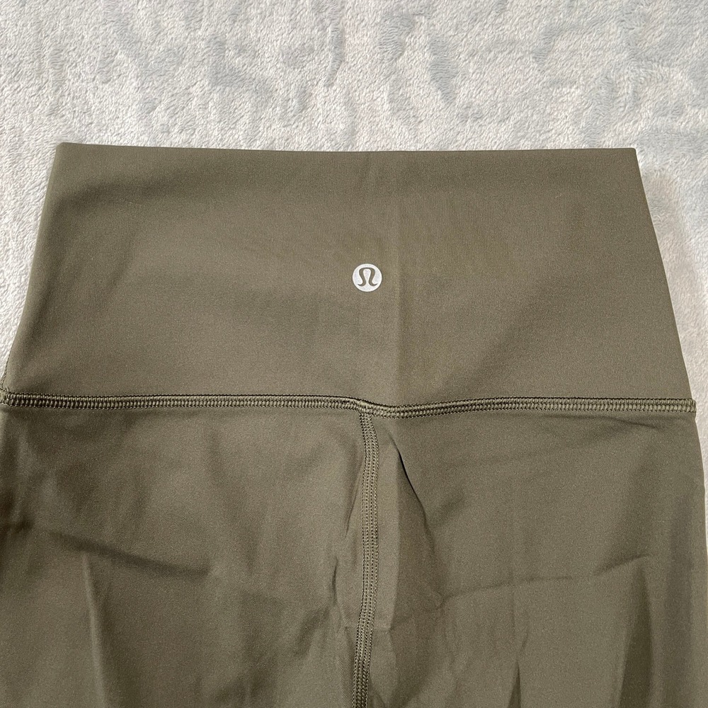 Lululemon High Rise Cropped Leggings Dark Olive Green Size 2 21 Inch Inseam - Picture 3 of 4